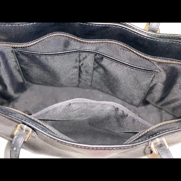 Coach zip top tote in black cross-grain leather. - Picture 3 of 7